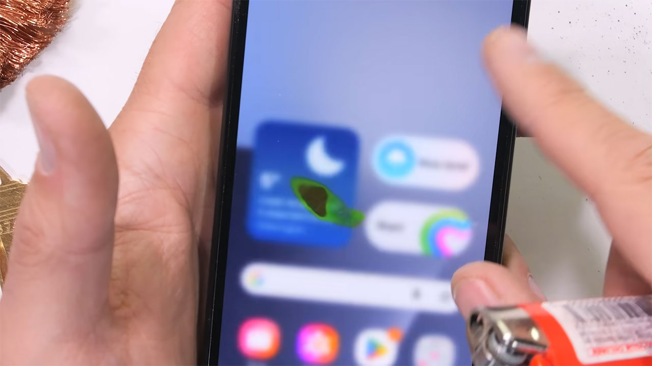 samsung z trifold duribility test 9 تست مقاومت گوشی Samsung Z Trifold